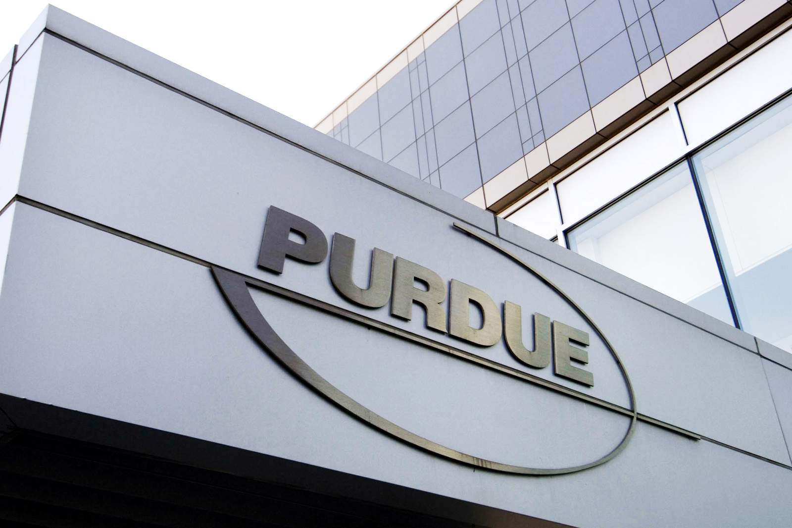 Bankruptcy judge OKs federal settlement with Purdue Pharma