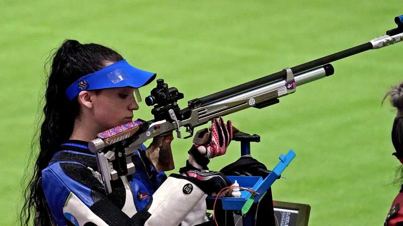 Chinese shooter claims first gold in Tokyo