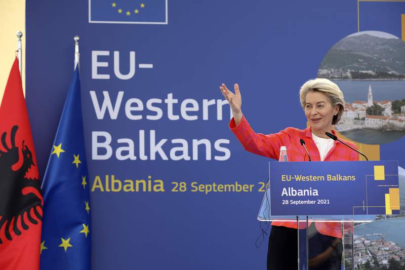 EU urges Kosovo, Serbia talk on disputes, lower tensions