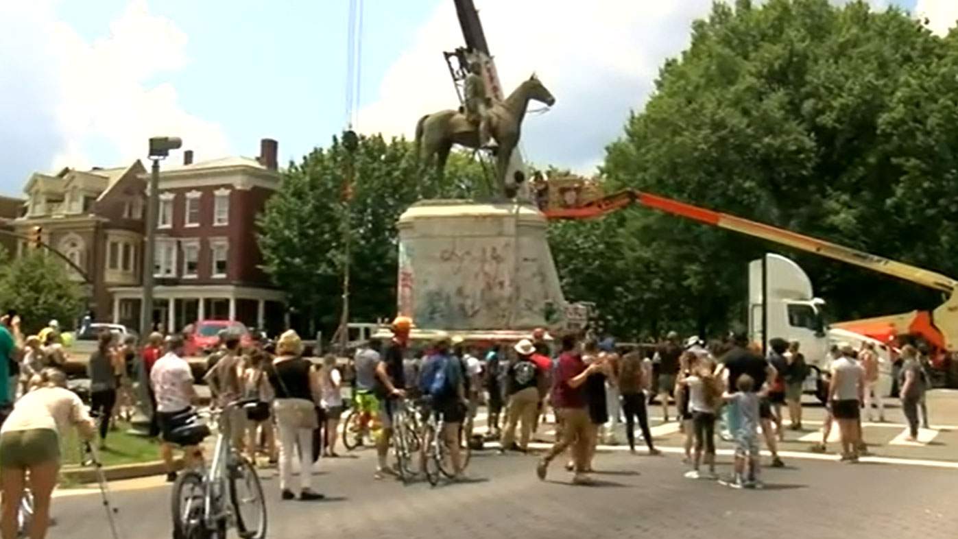 WATCH: Richmond’s Stonewall Jackson statue being removed