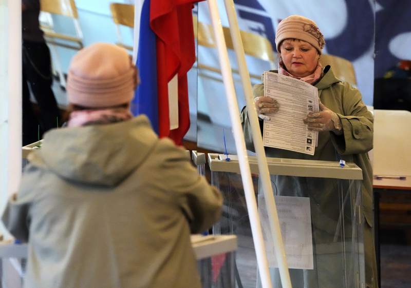 Early results in Russia show pro-Kremlin party leads