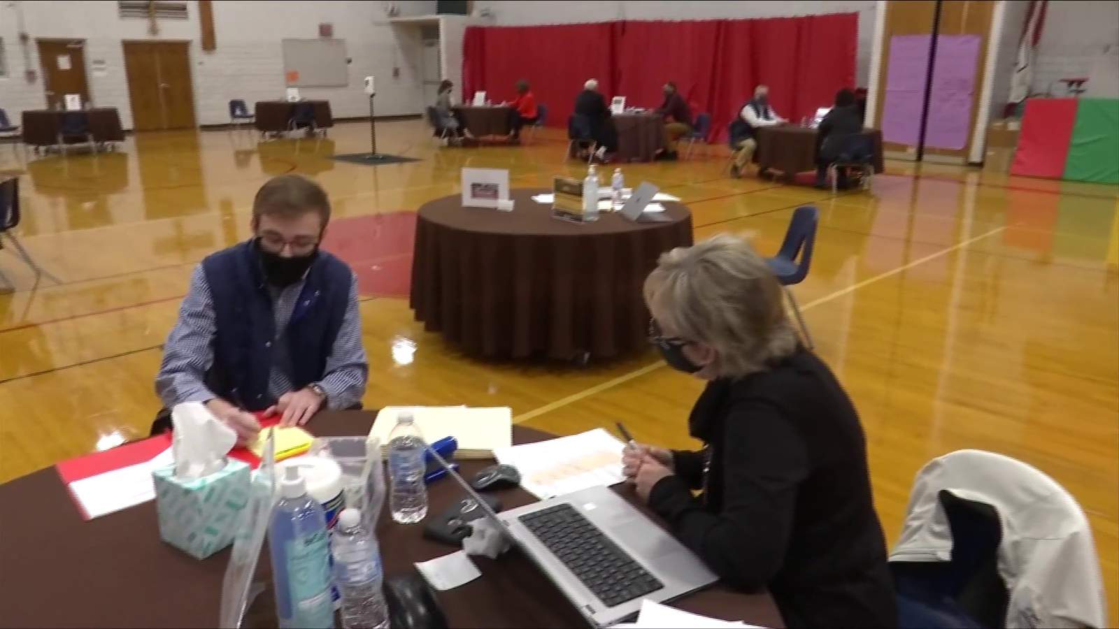Botetourt County Public Schools hosts job fair to fill openings for teachers, bus drivers