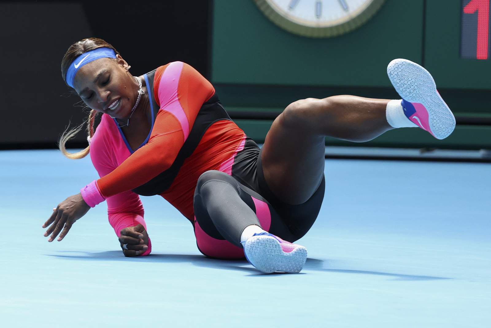 Down but not out, Serena Williams into Australian Open QFs