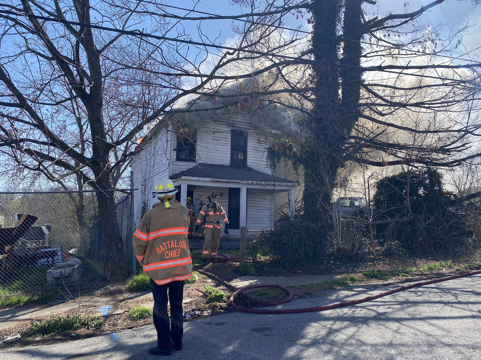 Crews working to put out fire in Southeast Roanoke