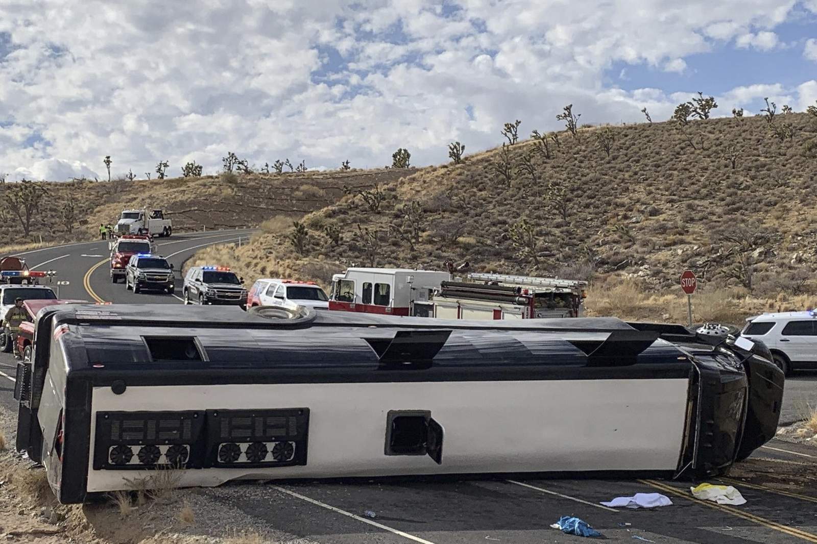 Bus heading to Grand Canyon rolls over; 1 dead, 2 critical