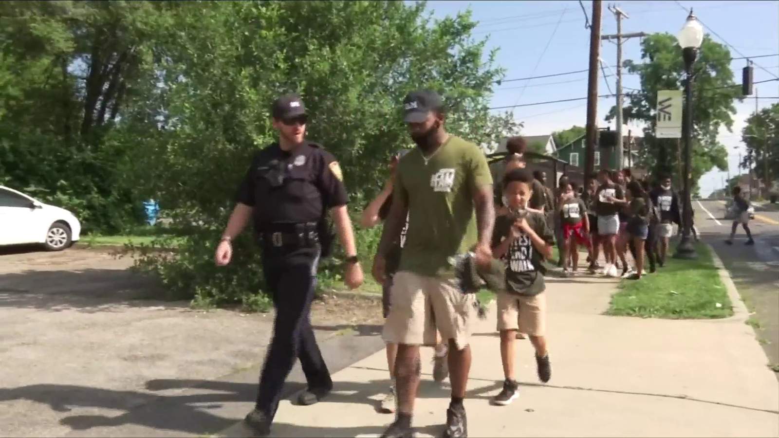 West End Walk connects kids with Roanoke law enforcement, resources