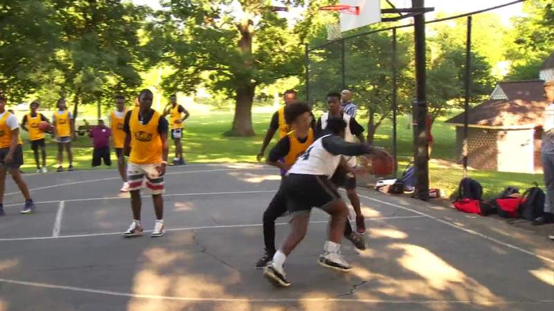 Sixth ‘Lea Youth Outdoor Basketball League’ tips off in Roanoke