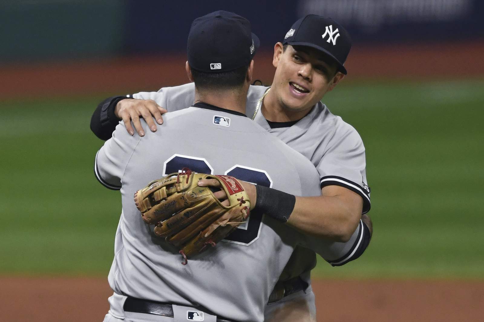 Yanks sweep Indians 10-9 in draining game, meet Rays in ALDS