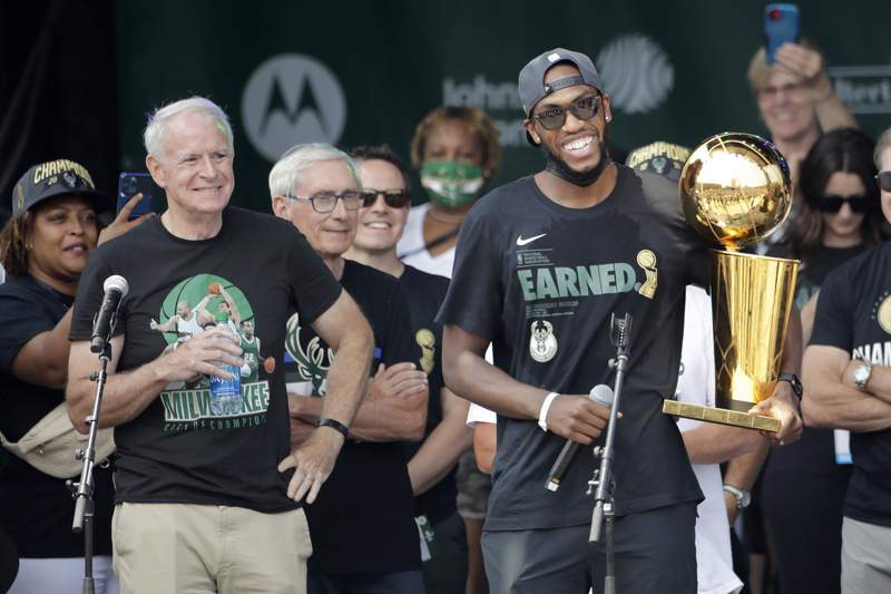 Trio of NBA Finals players finally arrives at Tokyo Olympics