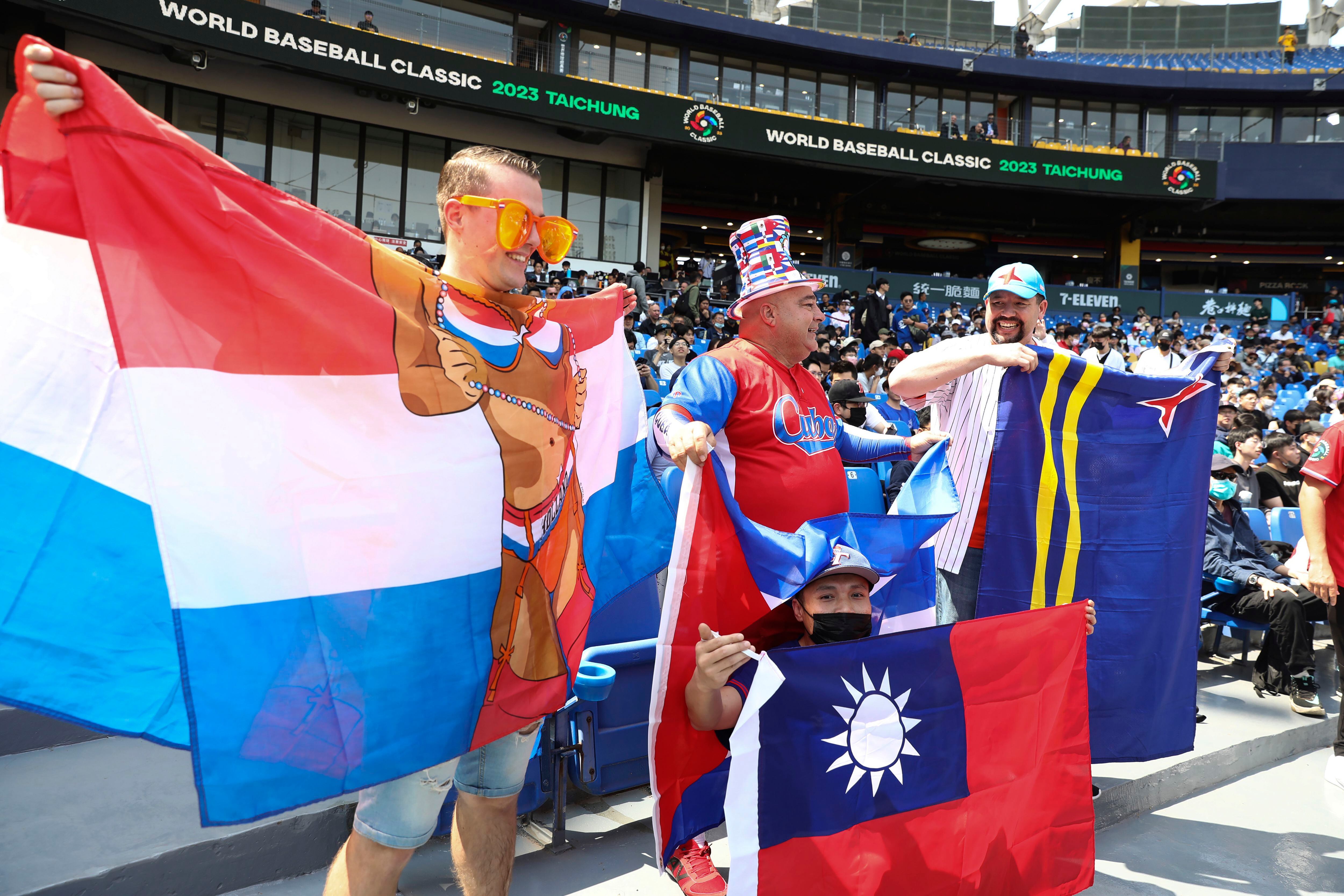 Netherlands tops Cuba 4-2; Panama beats Taiwan 12-5 at WBC