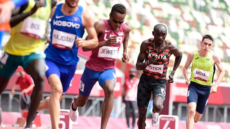Contenders for men's 800m qualify comfortably for semis