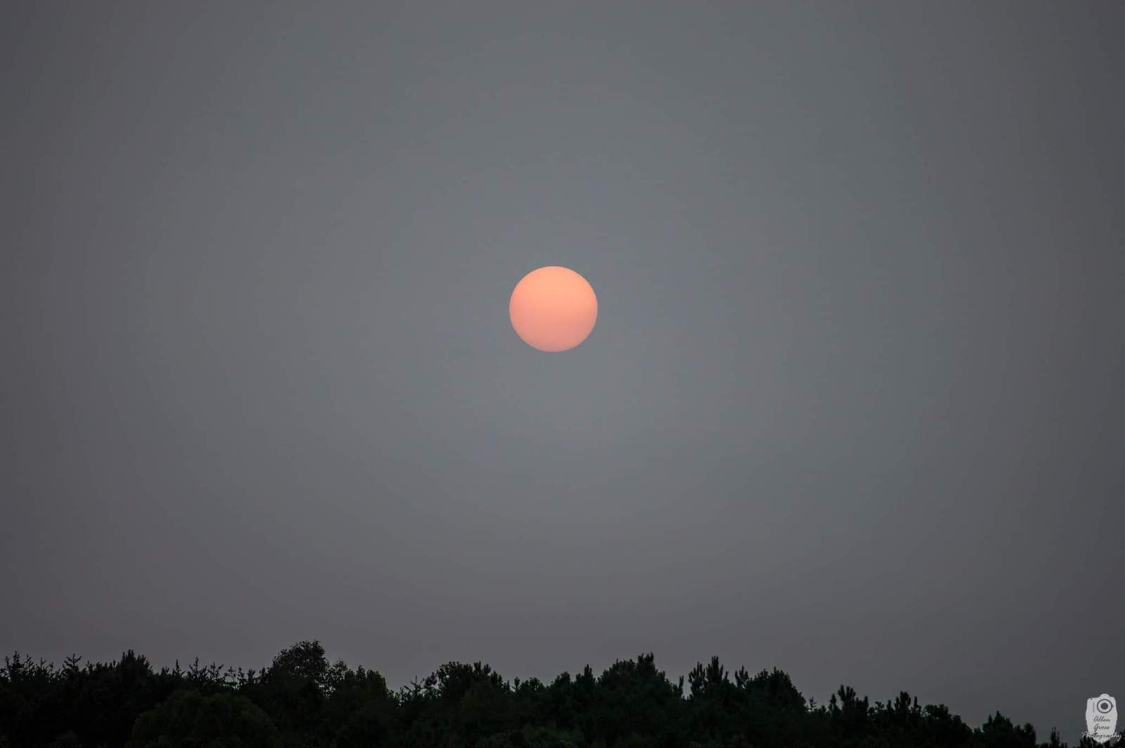 Smoke from western wildfires makes for eerie sunset past two evenings