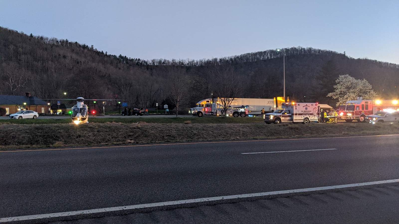 Two injured after box truck crash on I-81 in Montgomery County