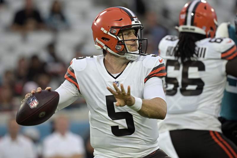 Browns' Mayfield out with shoulder injury, Keenum starting