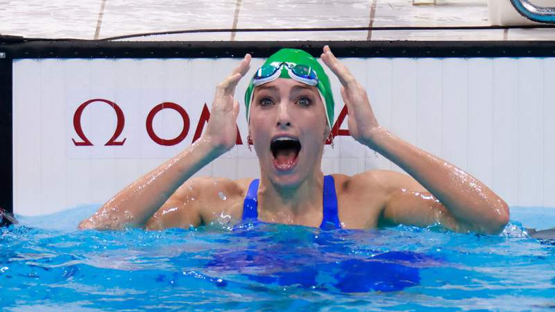 Tatjana Schoenmaker breaks 200m breaststroke world record; King, Lazor win medals