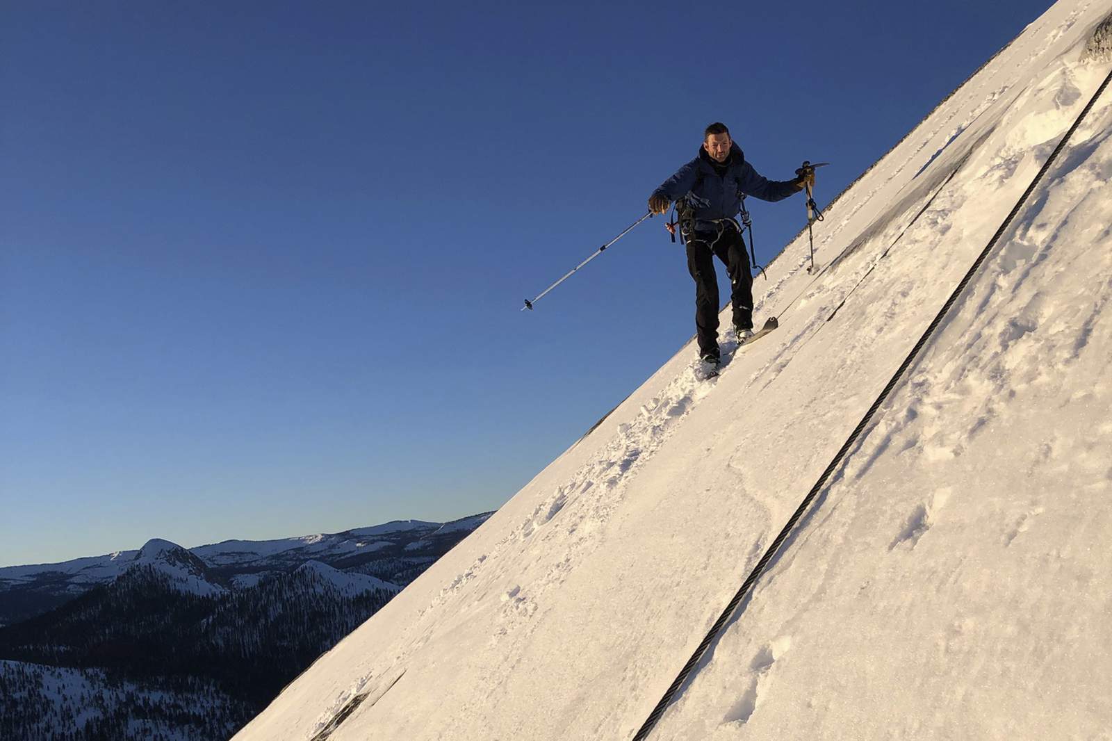 2 skiers defy death in descent of Yosemite's Half Dome