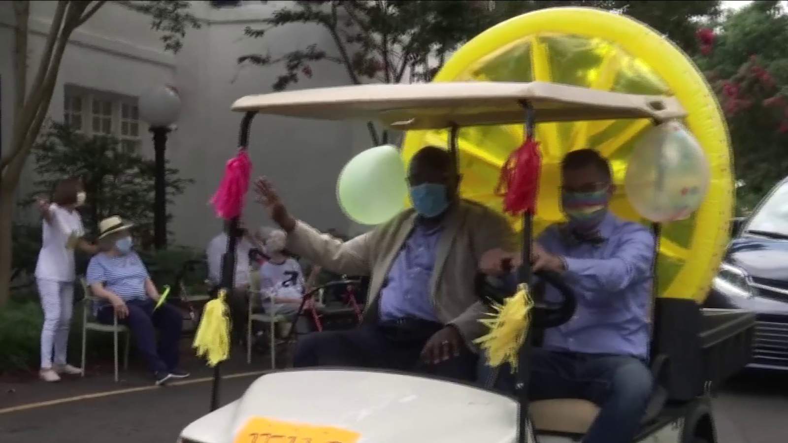 Roanoke retirement community throws lemonade-themed parade for residents