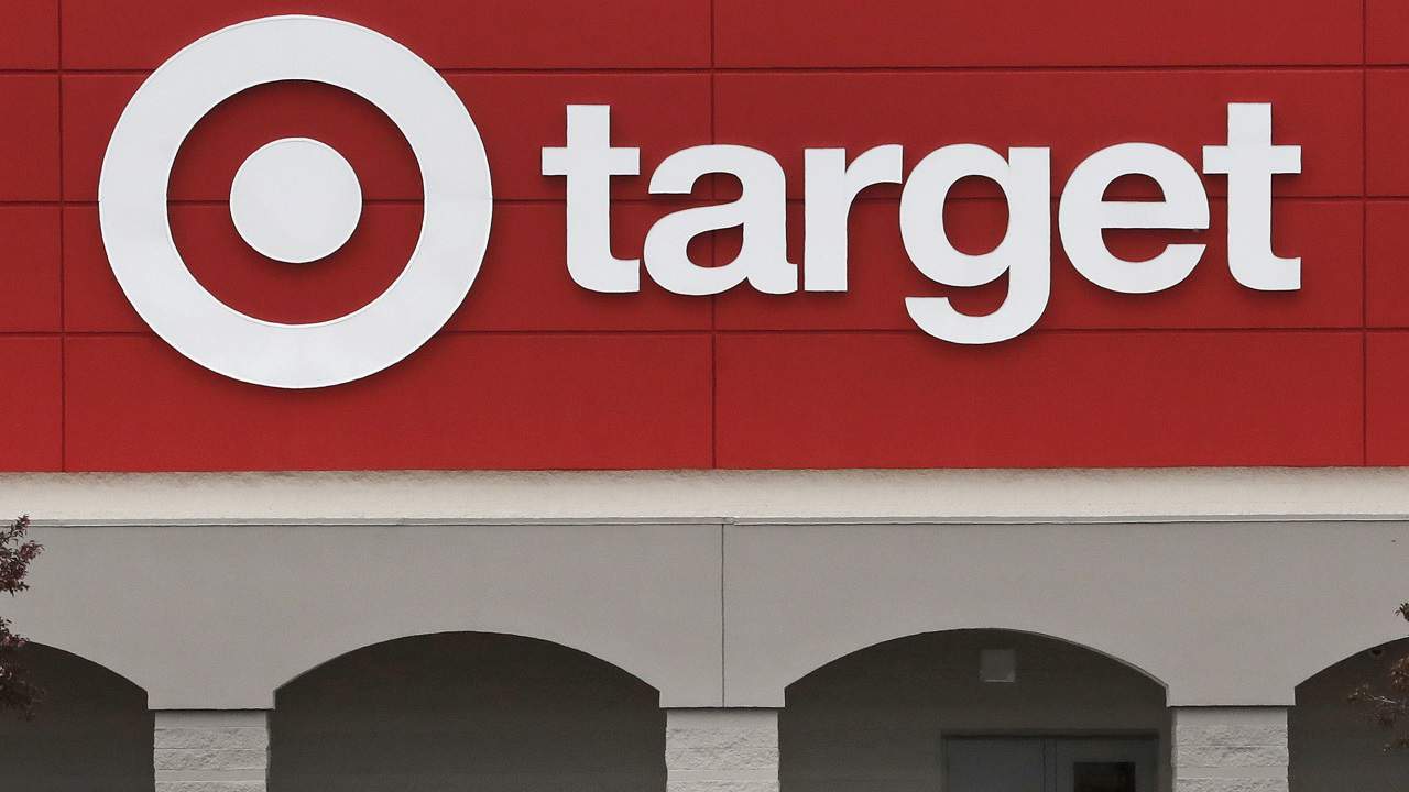 Target raising minimum wage, offering bonuses to employees