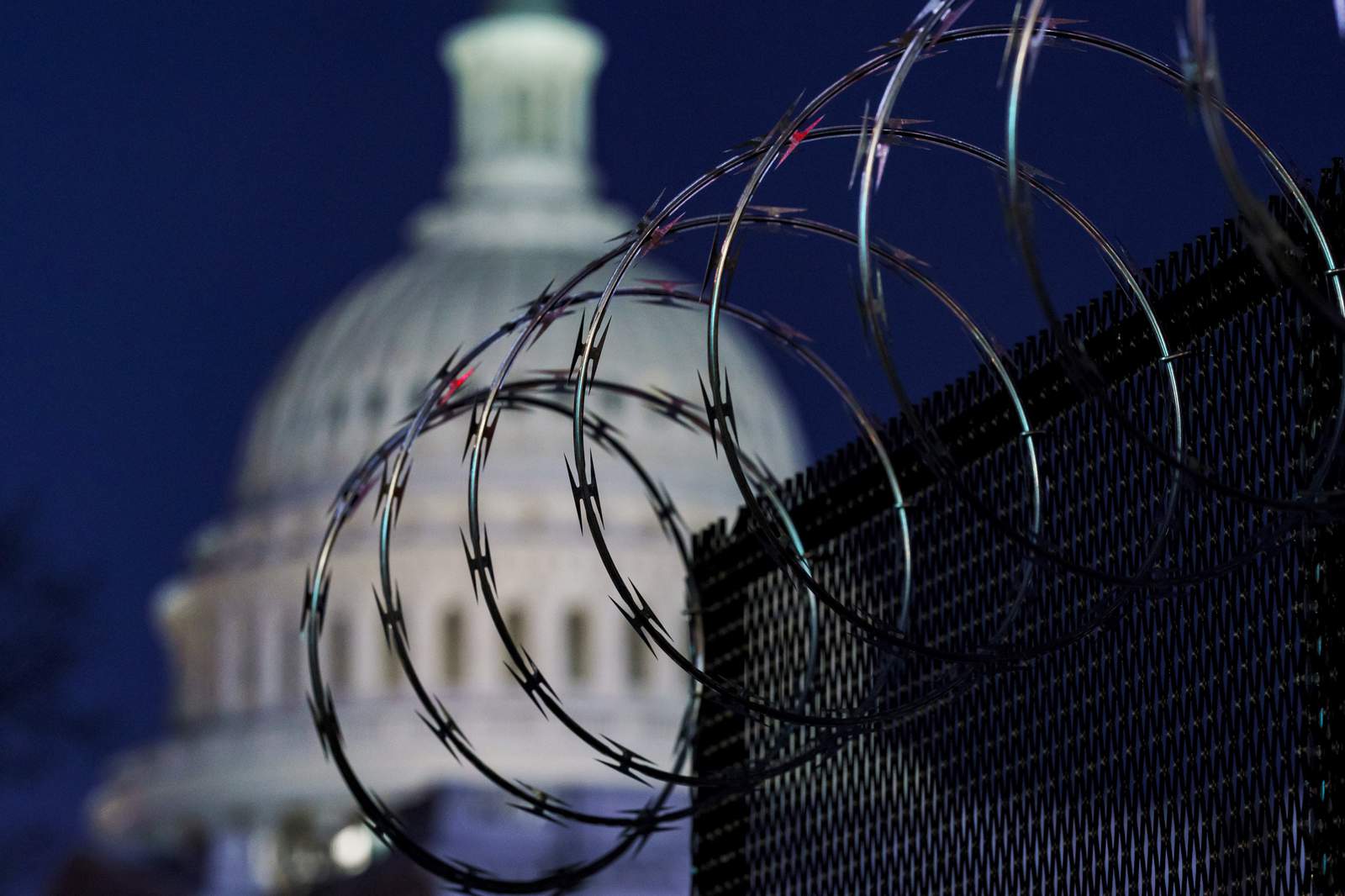 Fence at Capitol blocks DC government from enacting new laws