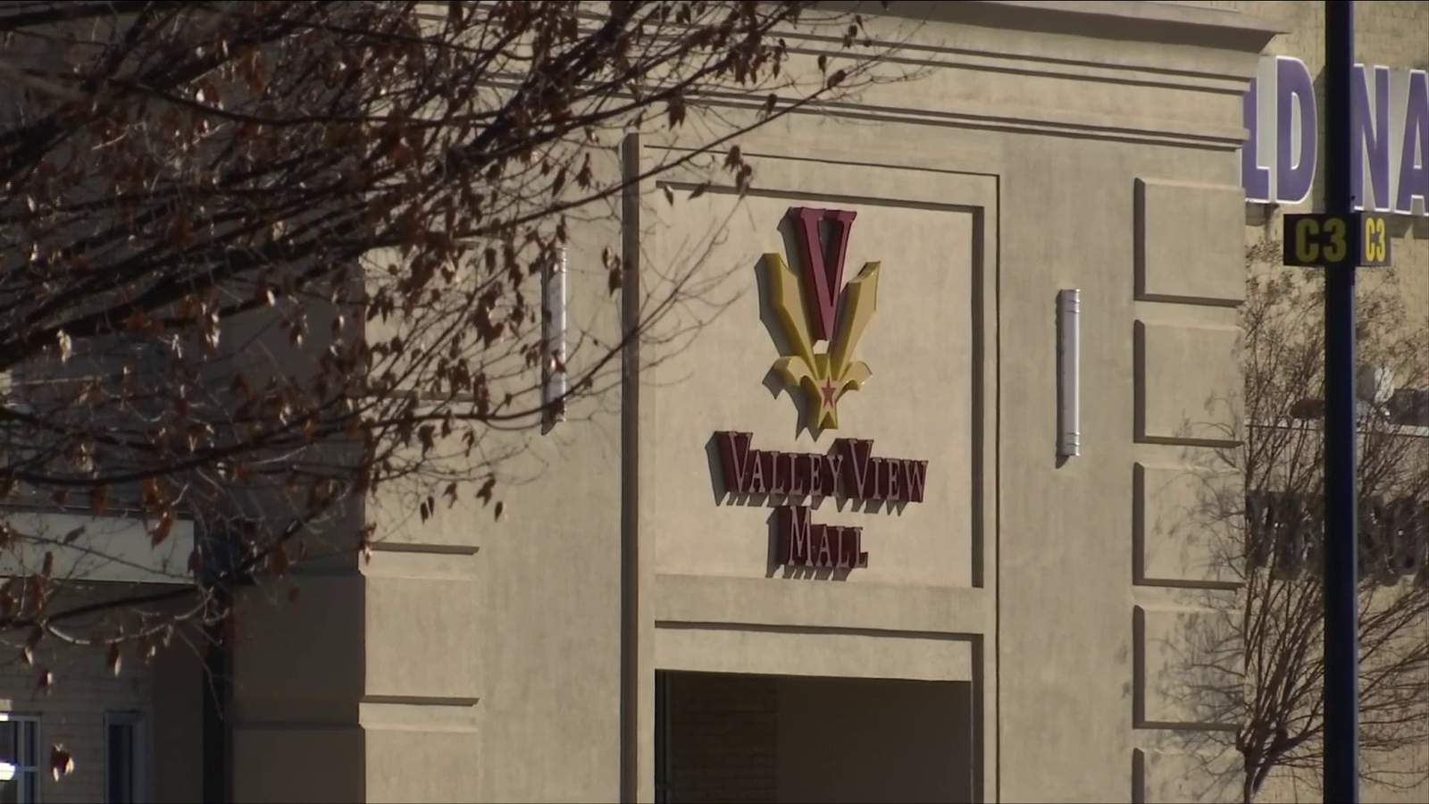 Majority of stores open at Valley View Mall the day after shooting