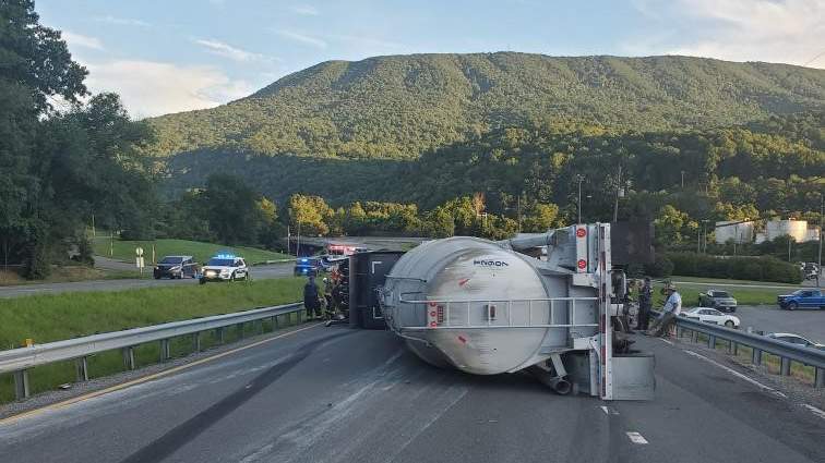 Tanker truck crash closes all eastbound travel lanes on US 460 in Giles County