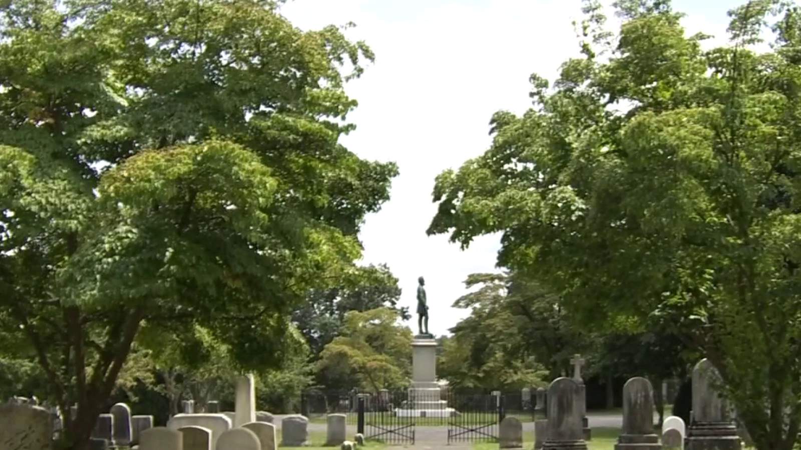 Lexington city council picks ‘Oak Grove’ as new name for Stonewall Jackson Cemetery