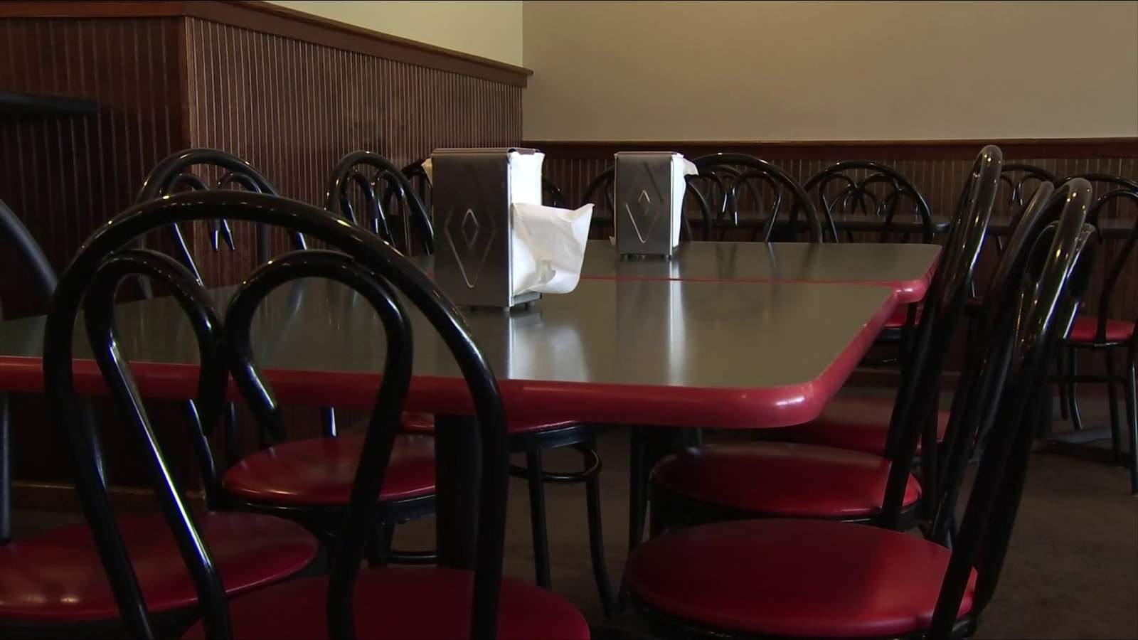 Nervous going out to eat? Health officials, patrons, restaurant owners weigh in