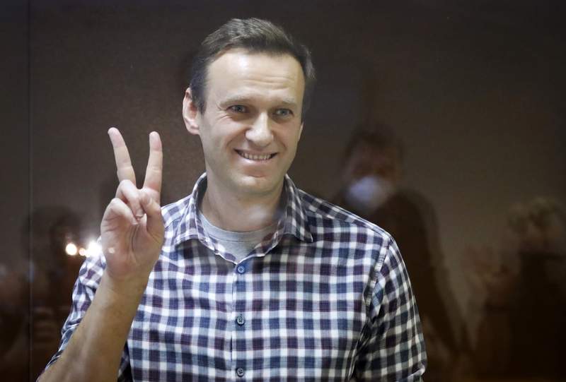 Navalny congratulates Nobel-winning Russian editor