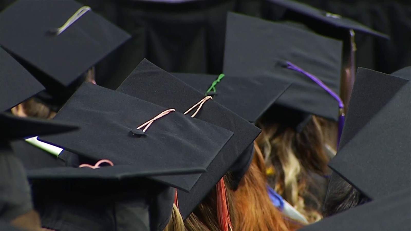 Bill passes to help undocumented college students get financial aid