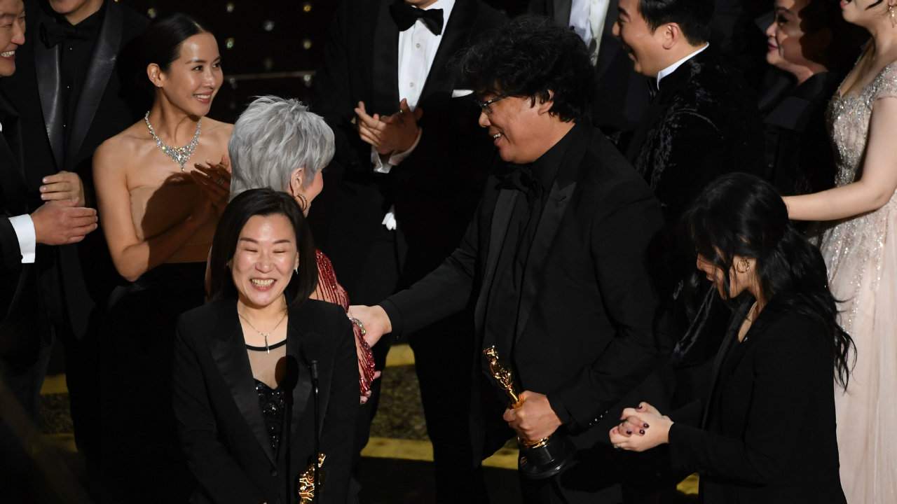 In a win for the world, ‘Parasite’ takes best picture Oscar