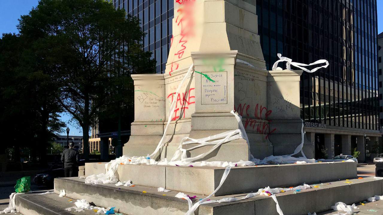 Norfolk mayor says crews will move Confederate monument, citing safety worries