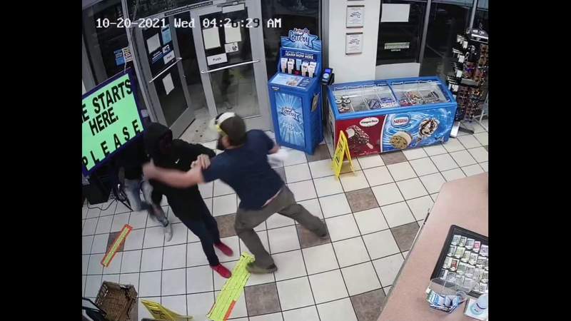 WATCH: Marine veteran stops armed robbery attempt at convenience store in Arizona