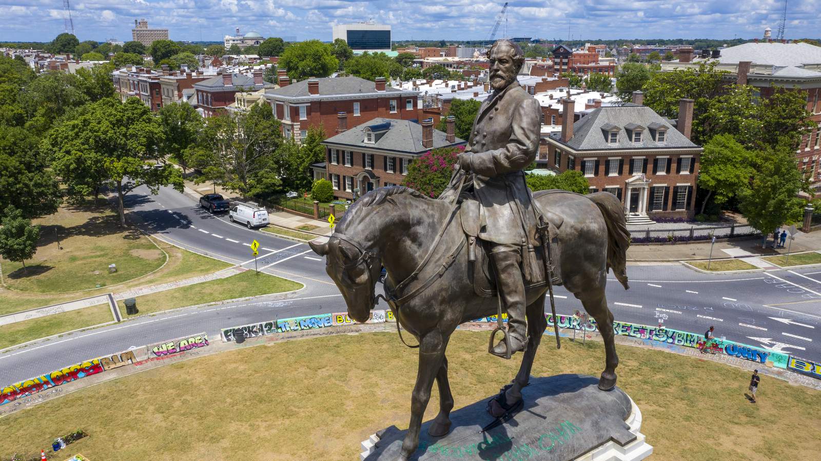 No immediate ruling on motion to dismiss Lee statue lawsuit