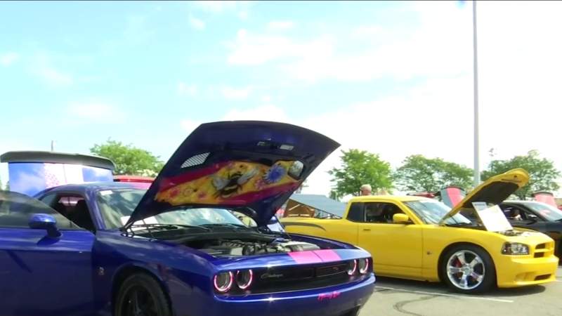 More than 150 cars fill the Salem Civic Center parking lot for 34th annual Mopars in the Valley Car Show