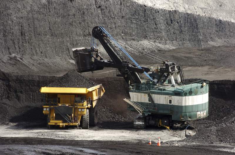 Judge: US can't delay challenge to public land coal sales