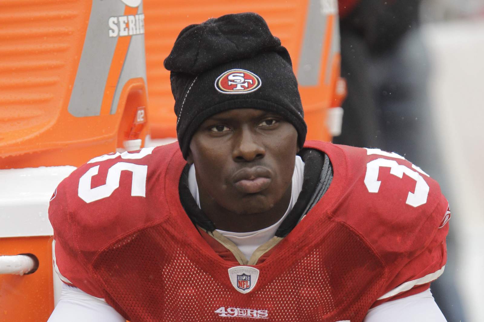 Report: Ex-NFL player's brain probed for trauma-related harm