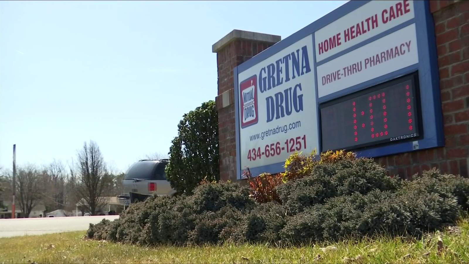 Family-owned Gretna pharmacy increases COVID-19 vaccination effort
