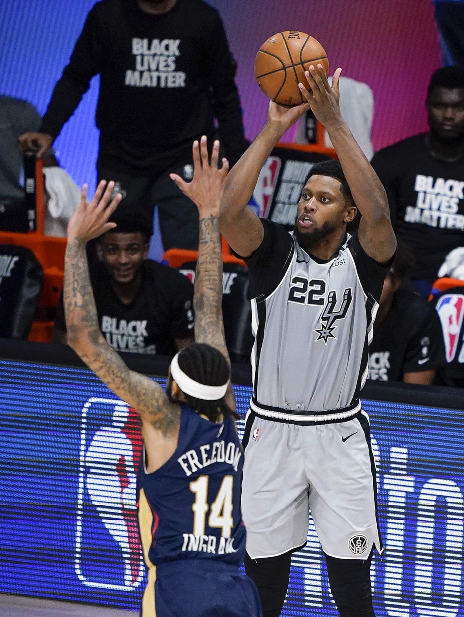 Spurs help playoff chances, top Pelicans, Zion 122-113