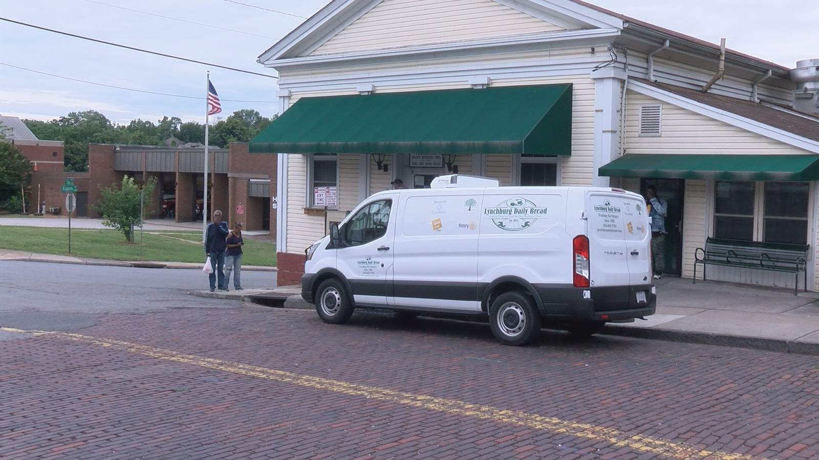Lynchburg Daily Bread gets new refrigerator van to help deliver food