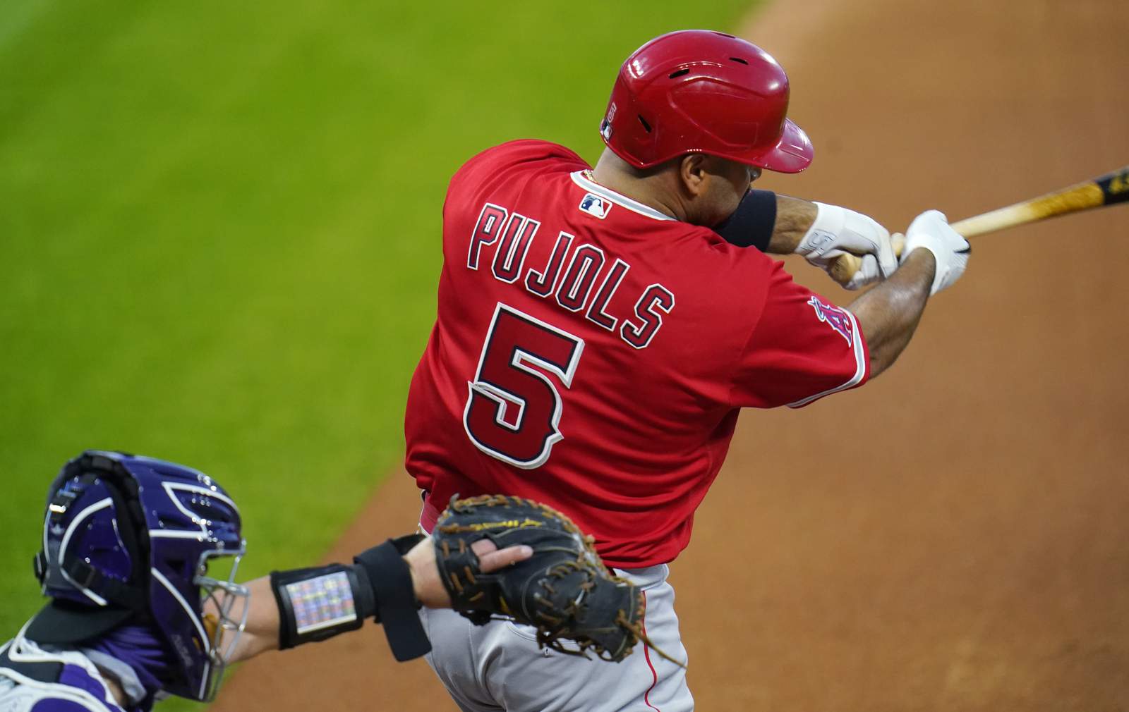 Pujols hits 660th career homer, ties Mays for 5th place