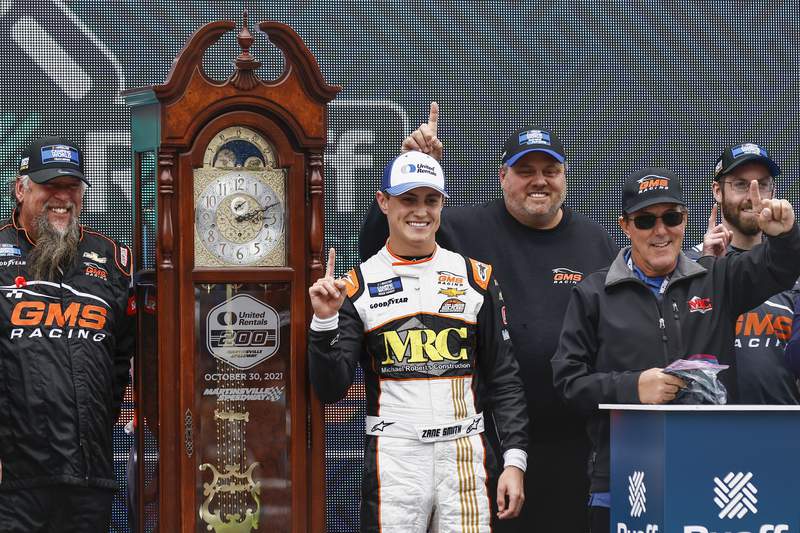 Zane Smith races into Truck Series finale with Martinsville win