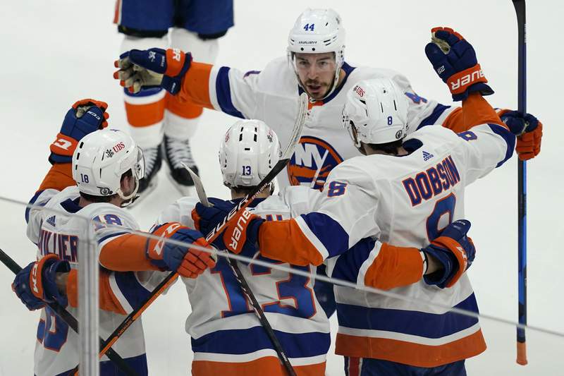 Islanders win 5-4 to take 3-2 lead in series over Bruins