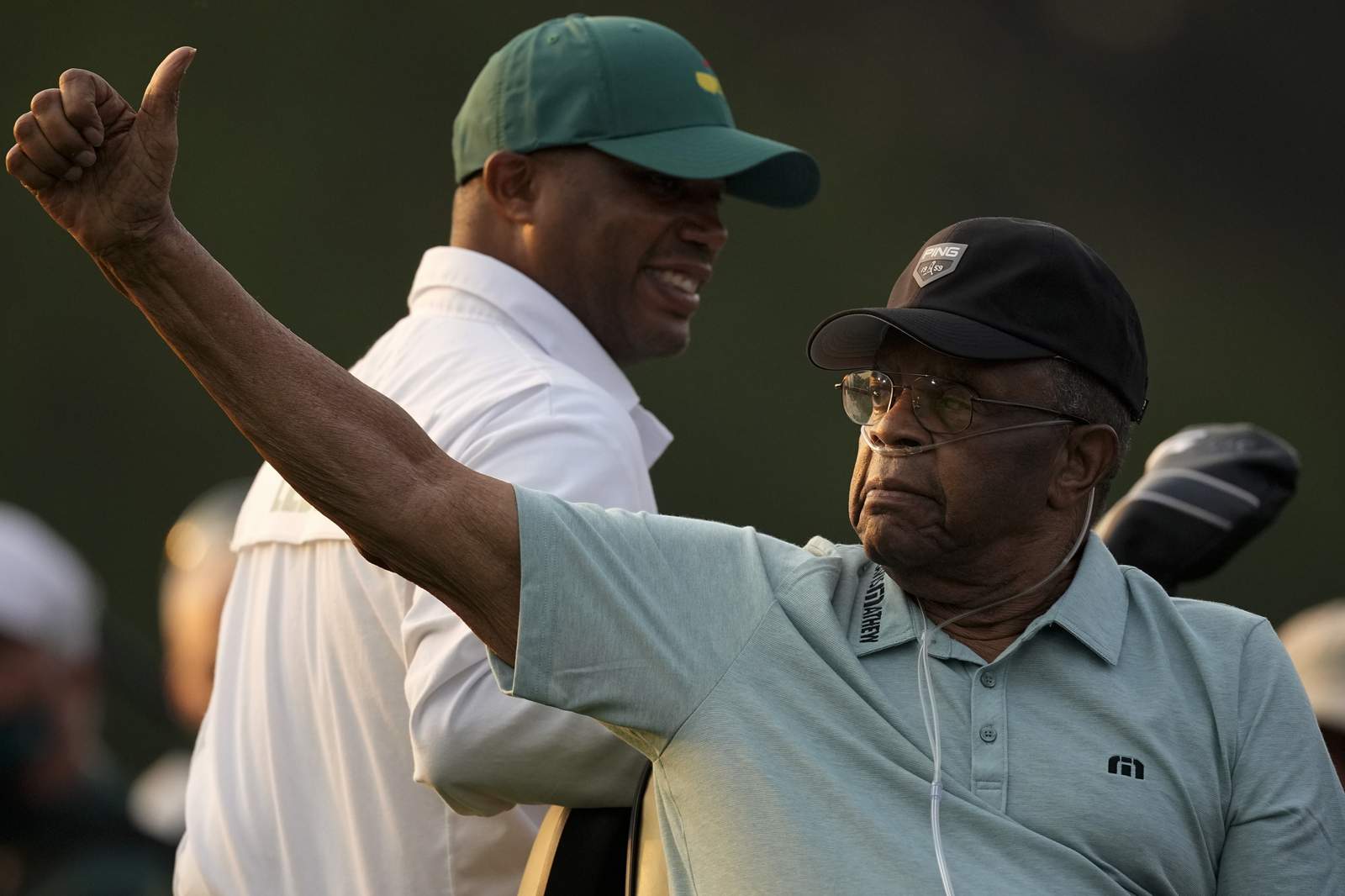 With a wave and smile, Lee Elder helps open the Masters