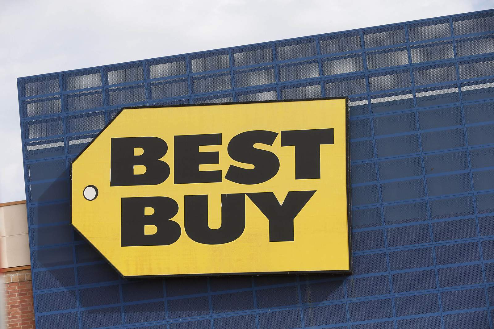 Best Buy to close on Thanksgiving