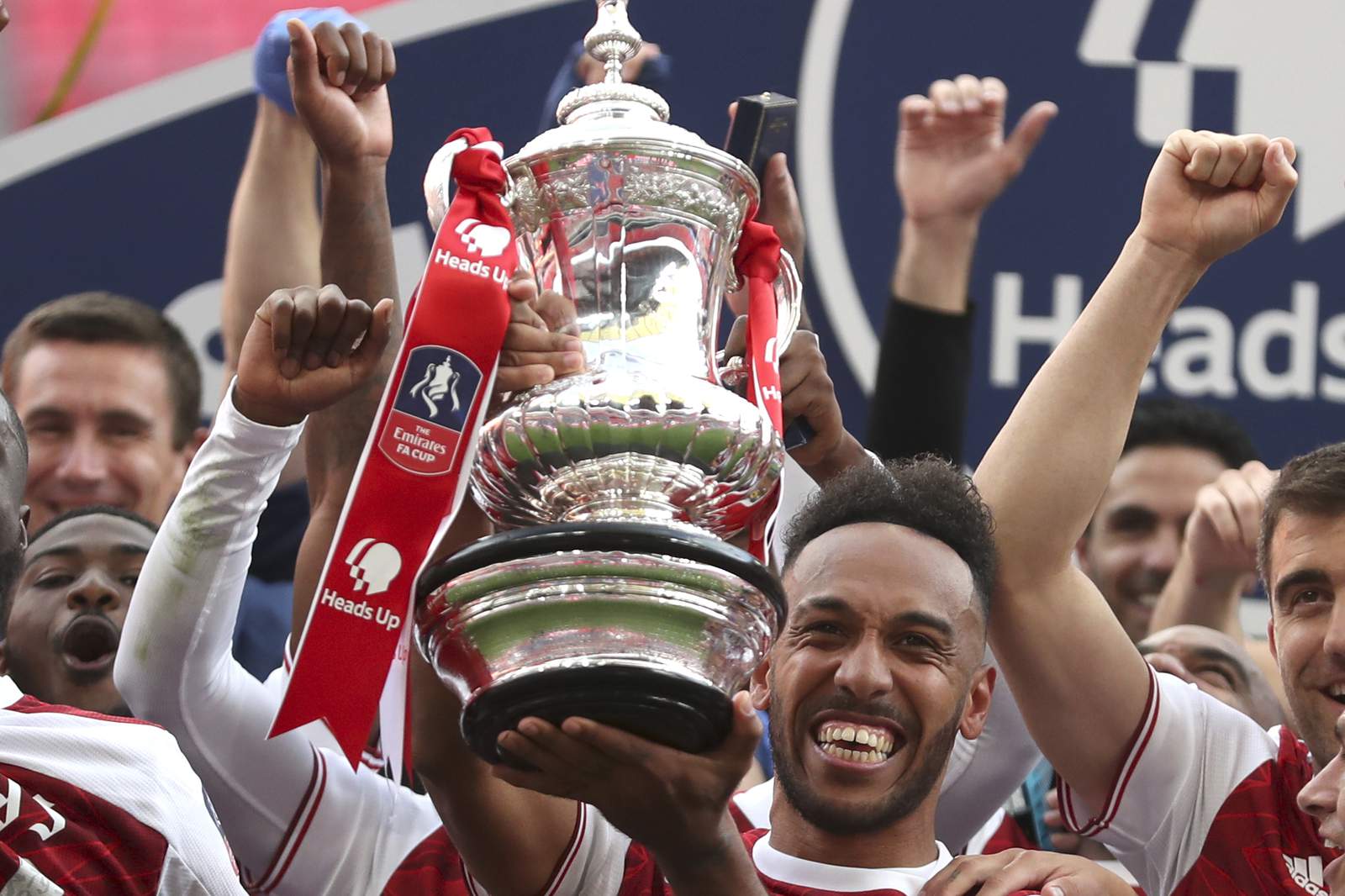 Aubameyang goals clinch FA Cup for Arsenal, beating Chelsea