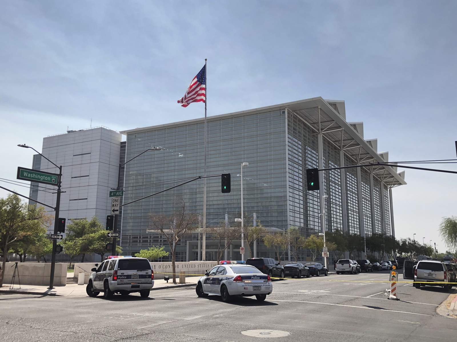 Shooting outside US court in Phoenix wounds federal officer