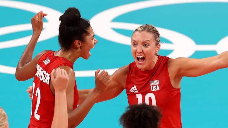 U.S. women rebound in five sets to top Turkey