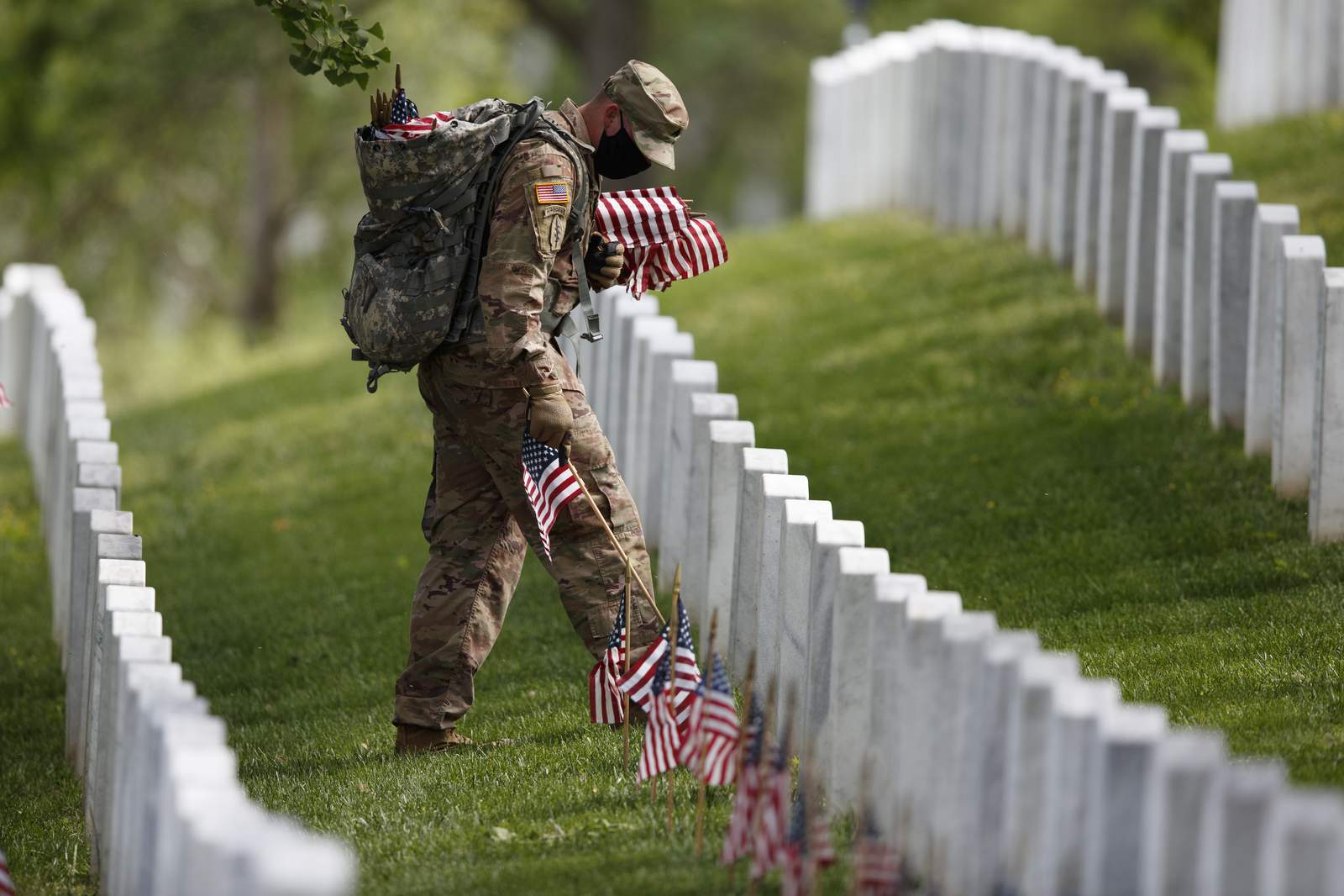 Memorial Day tempts Americans outdoors, raising virus fears
