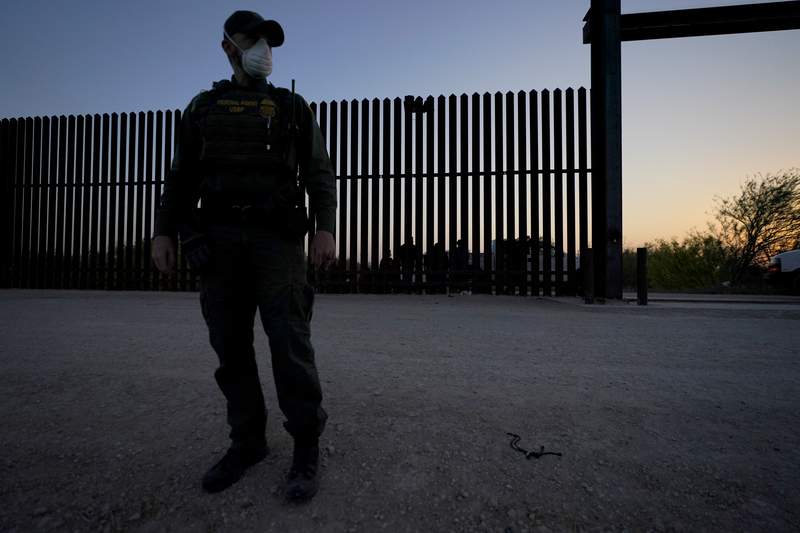 Texas' Abbott leads GOP push for Trump-style border measures