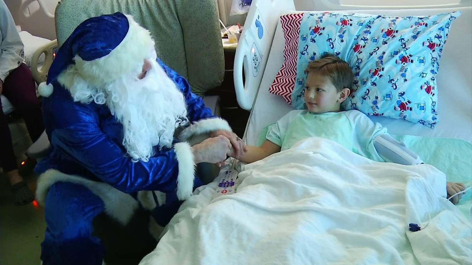 “Blue Santa” spends day after Christmas spreading cheer at Carilion Children’s Hospital